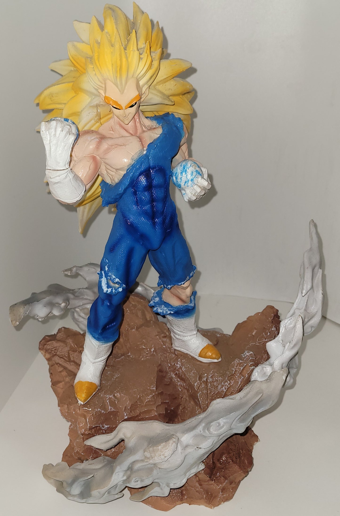 Dragon Ball Z Super Saiyan 3 Vegeta Kylin Statue